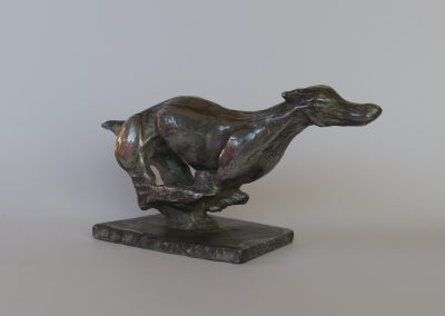 "laufender Hund" Aluminium pat., H/B/T ca. 16/34/11 cm