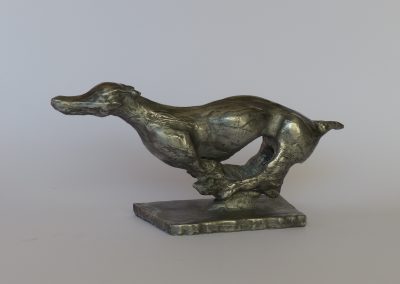 "laufender Hund" Aluminium pat., H/B/T ca. 16/34/11 cm