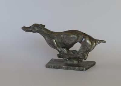 "laufender Hund" Aluminium pat., H/B/T ca. 16/34/11 cm